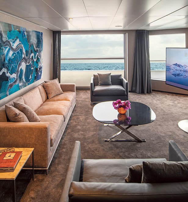 SE-Owners Penthouse Suite Lounge-CAR