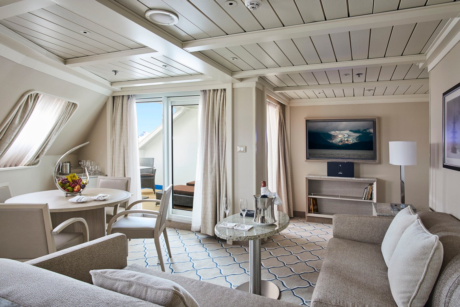 Royal Suit's Living Room, Silver Cloud.